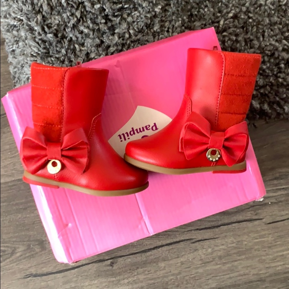 Infant boot